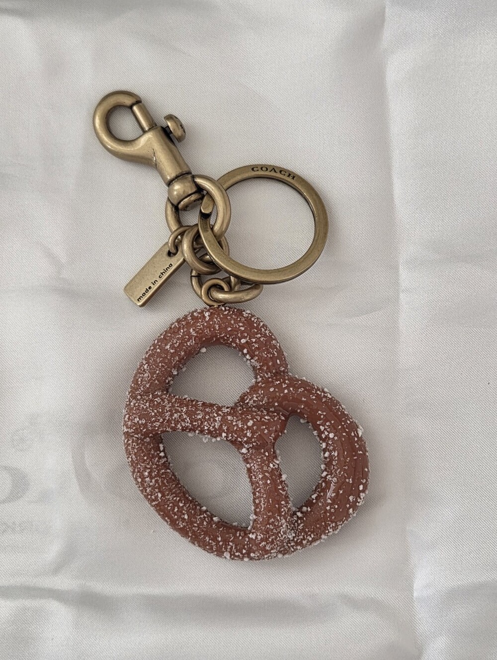 COACH Sugar Pretzel Keyring Charm - Picture 3 of 4